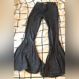 Women’s size medium Earthbound bell bottom jeggings